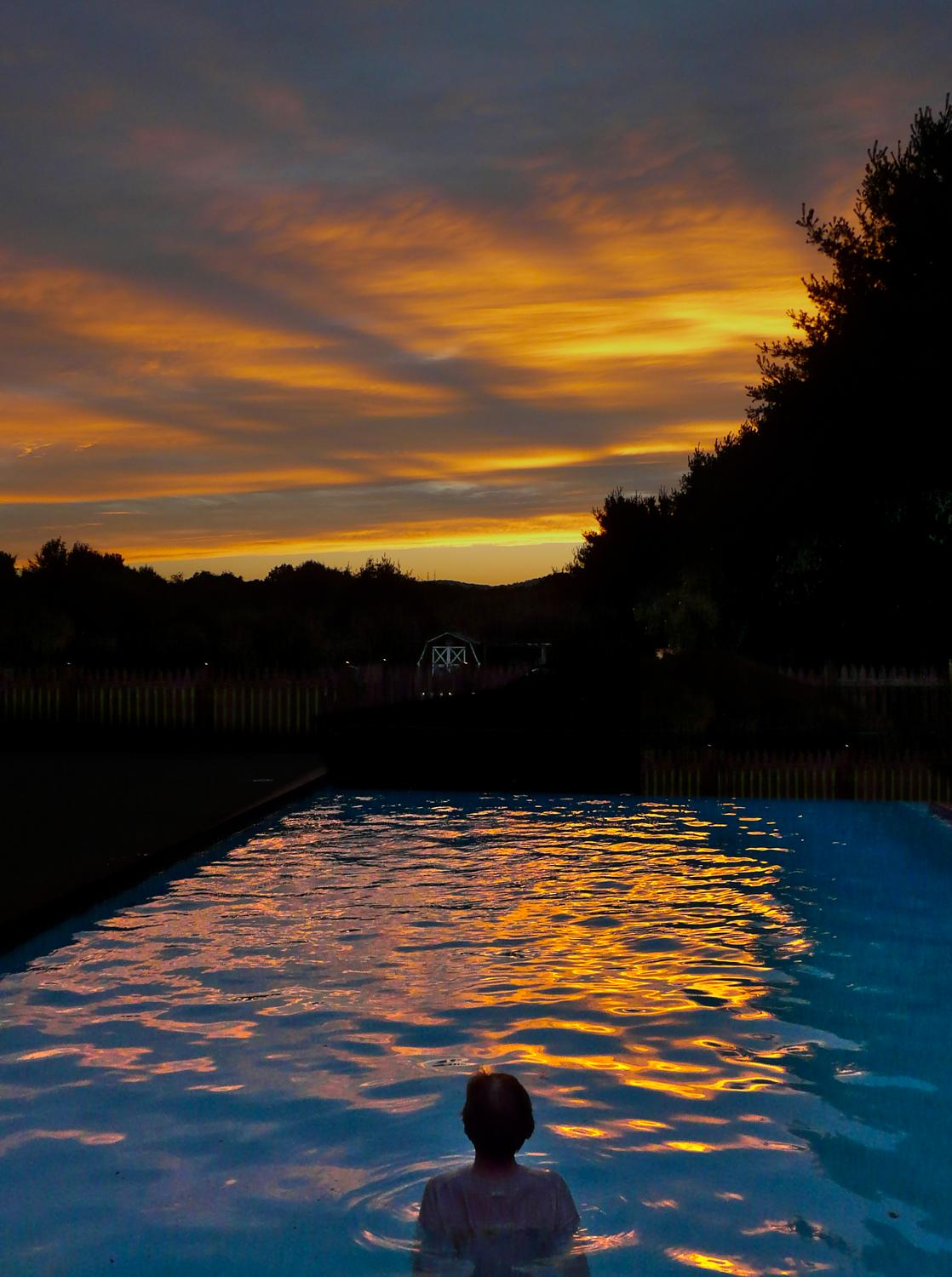  - Hobbitt in the pool at sunset - Techno-Impressionist Museum - Techno-Impressionism - art - beautiful - photo photography picture - by Tony Karp